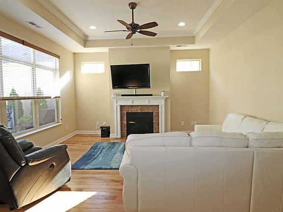 5th image of 78 Featherstone Ct
