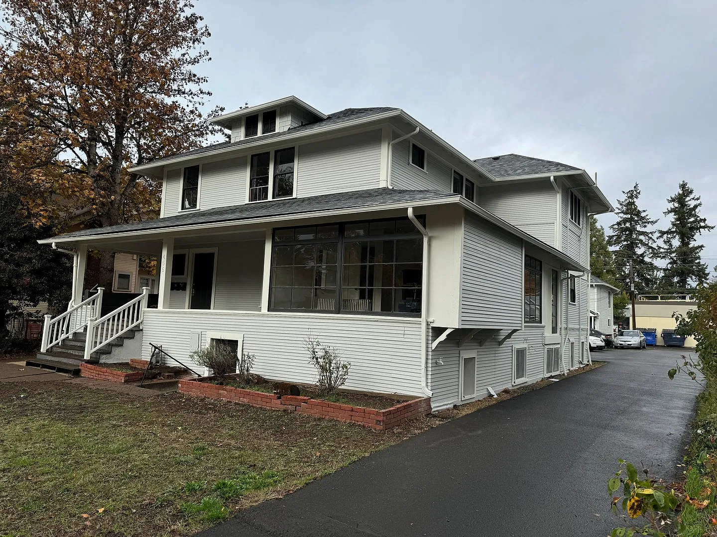 Updated Downtown Eugene Studio with New Flooring, Paint, and Appliances — Photo 4