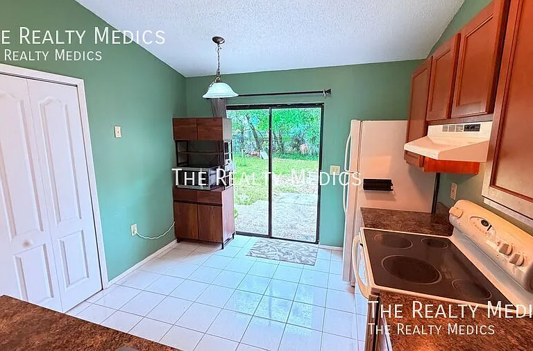 12209 Coral Reef Dr — Photo 7