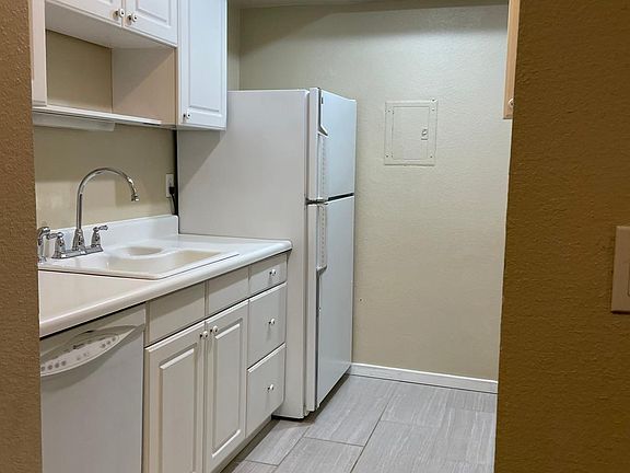 4th image of 14630 NE 32nd St APT E7