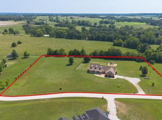 223 Village Dr, Marshfield, MO 65706