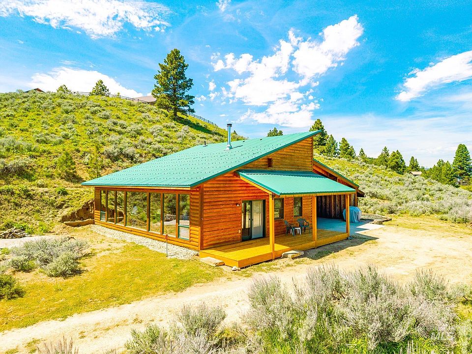 1st image of 223 Evergreen Dr
