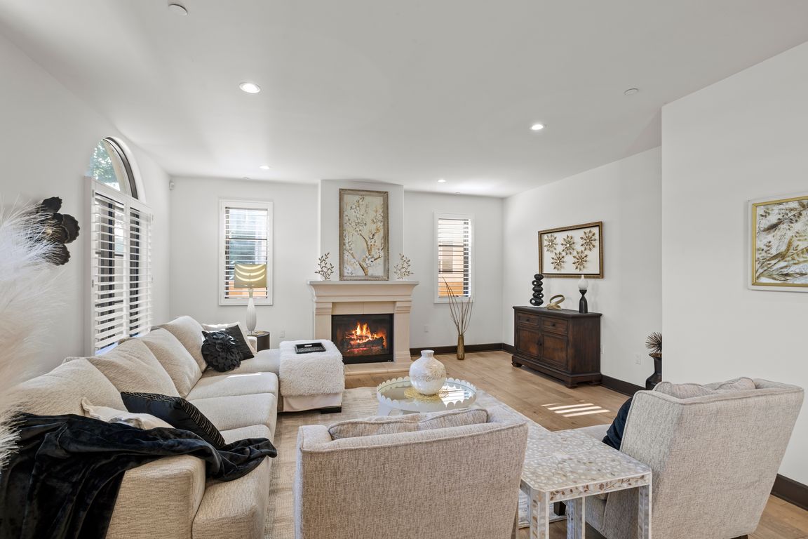 next background image