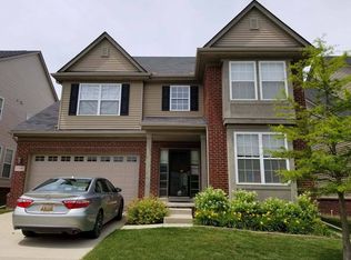 27597 Albert St, Novi, MI 48374