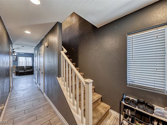3rd image of 4263 Aubergine Ct