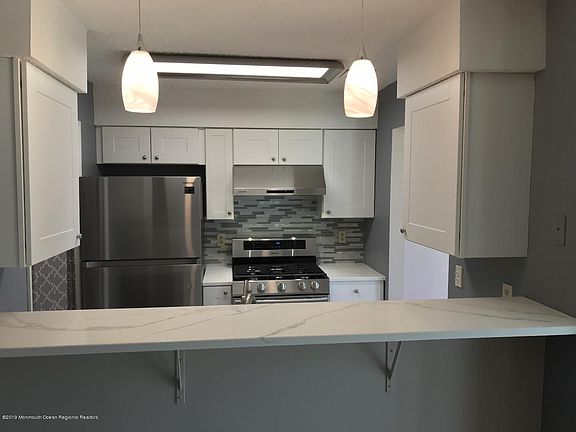 5th image of 1615 Waters Edge Dr #15B