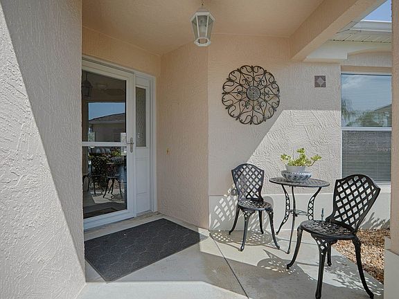 3rd image of 951 Oak Grove Ln