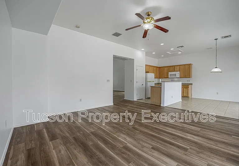 7585 E Picket Fence Ln — Photo 6