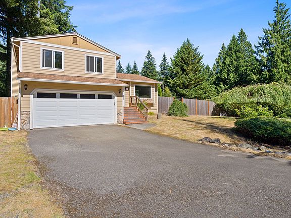 3rd image of 22964 NE 26th Pl