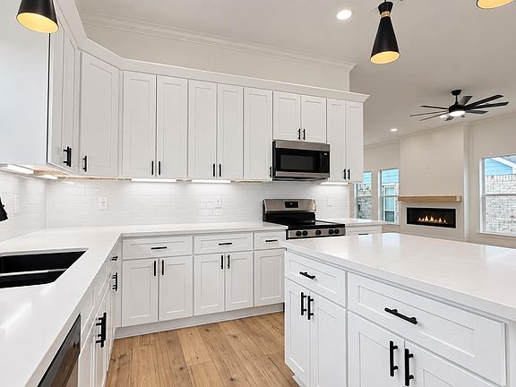 3rd image of 9785 Westerly Ave
