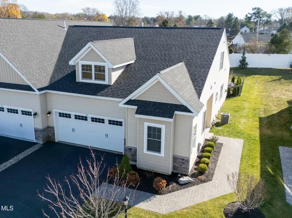 14 Justin Street, Latham, NY 12211