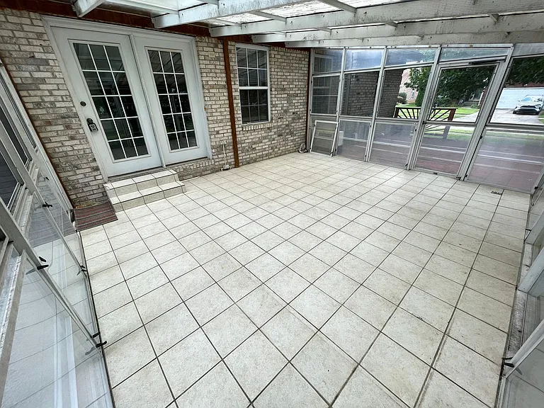 3914 Stone Hollow Dr — Photo 21