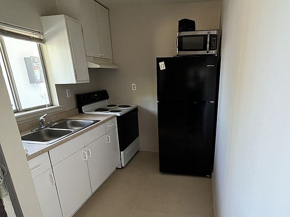 3rd image of 643 S Weed Blvd APT 6