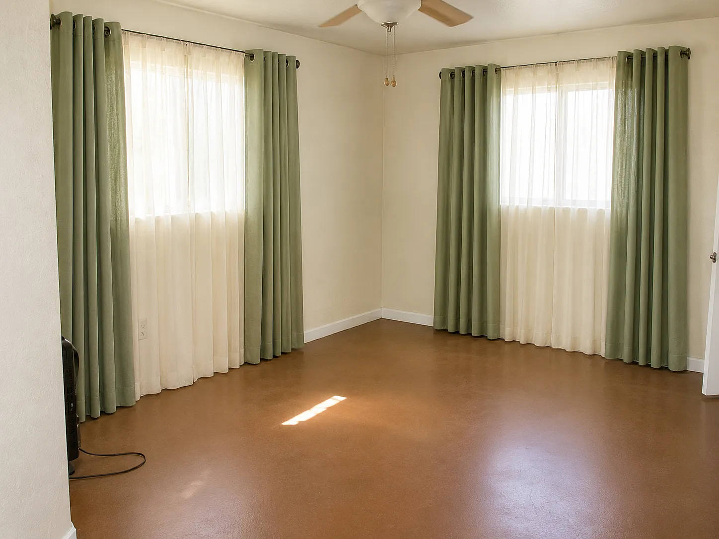 8122 Thrush St — Photo 2