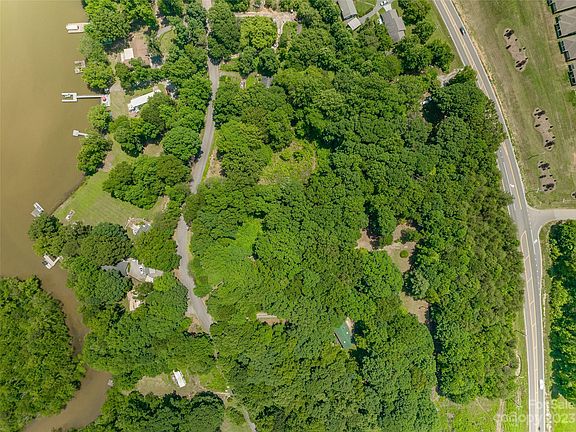 5th image of 6714 Emerald Isle Dr