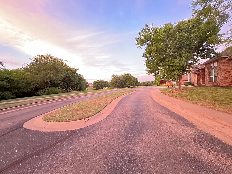 16721 Farmington Way — Photo 6