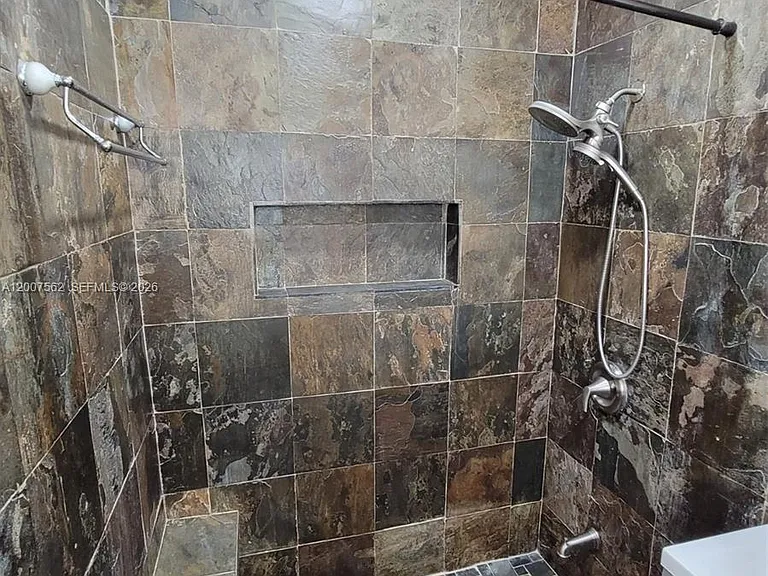 7400 Harding Ave #15 — Photo 20