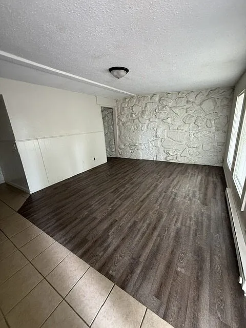 1 bed, 1.0 bath, $725 — Photo 2