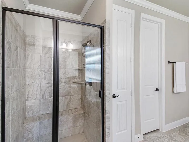 18002 Heartsong Dr — Photo 18