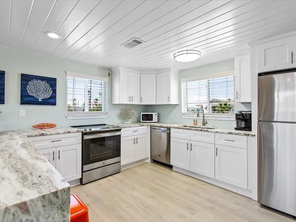 16531 Nassau Way, Jamaica Beach, TX 77554