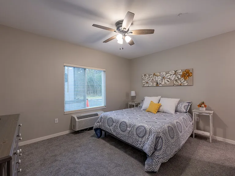 Northern Lights Apartments — Photo 10