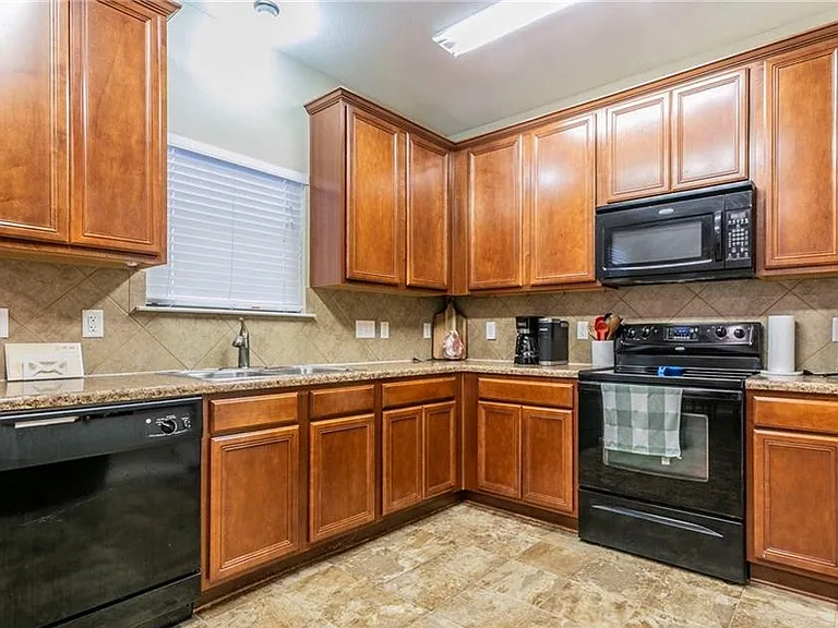 6707 Bayberry Dr — Photo 5