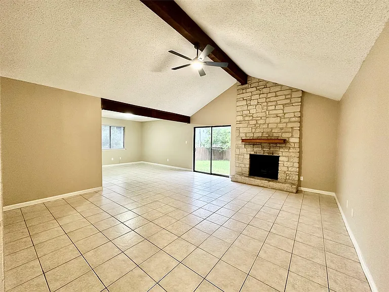 1611 Onion Creek Village Dr #A — Photo 3