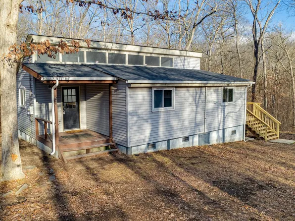 67 Sturgis Ln, Hedgesville, WV 25427