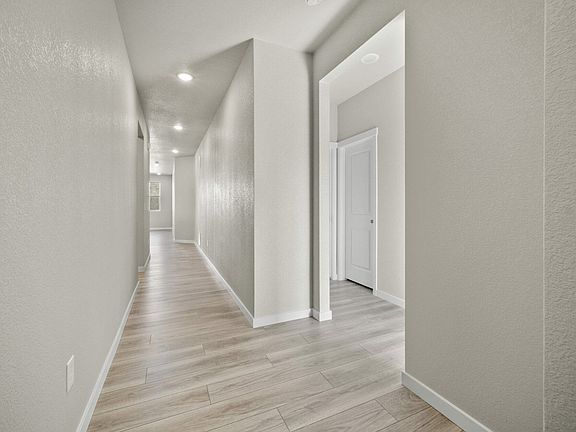 4th image of 7921 Goldenray Pl