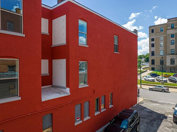 4th image of 221 Elizabeth St #3