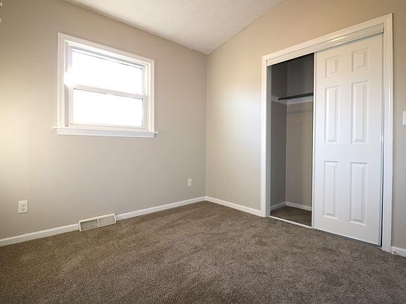 5th image of 154 Lake Holiday Ln