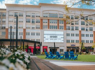 Bayshore Place, Milwaukee, WI 53217
