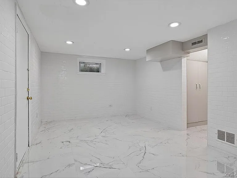 155 White Rd — Photo 23