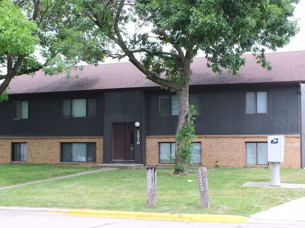 Affordable - Walk to the Elementary School, 1218 Delaware Ave Unit 4, Ames, IA 50014