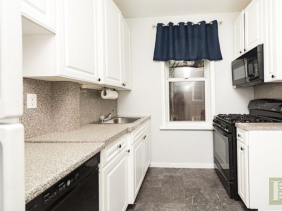 3rd image of 511 W 232nd St APT W54