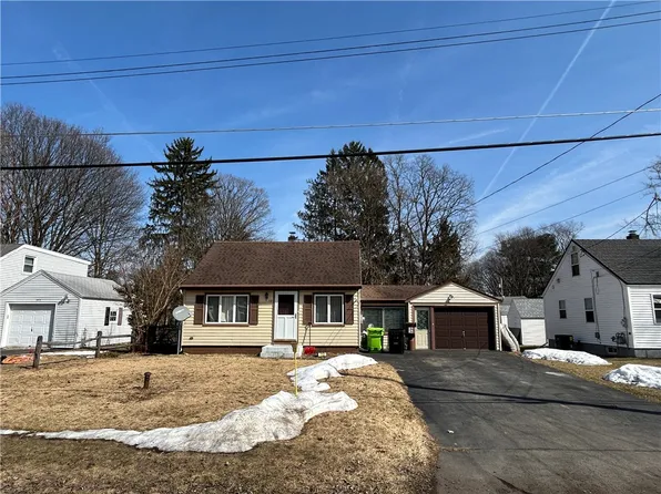 113 Maple Manor Dr, North Syracuse, NY 13212