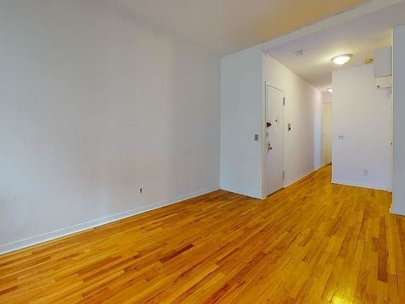 3rd image of 214 E 85th St #5A1