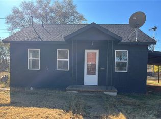 404 E Poplar Ave, Sayre, OK 73662