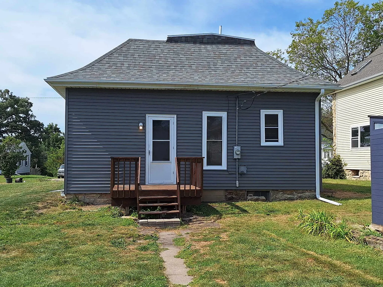 1 bed, 915 sqft, $1,000 — Photo 2