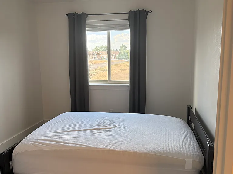 2nd Bedroom Full Bed