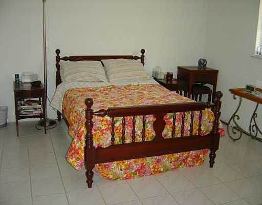 2nd image of 923 22nd Pl