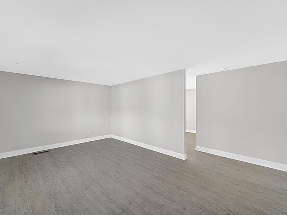 4th image of 6412 Nevada Ave