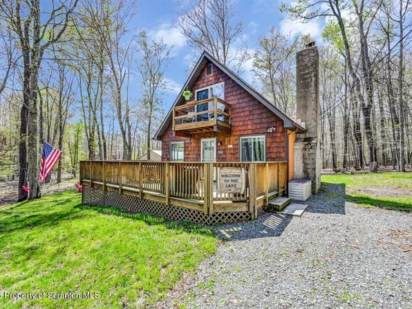 45 Black Bear Rd, Lake Ariel, PA 18436