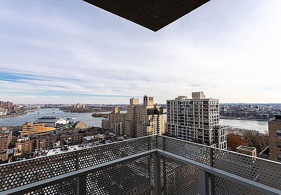 4th image of 515 E 86th St #1205