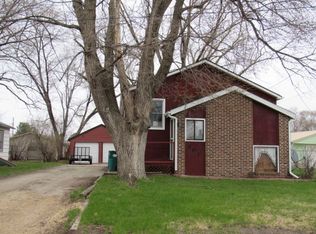 107 Ellendale Dr, Evansdale, IA 50707