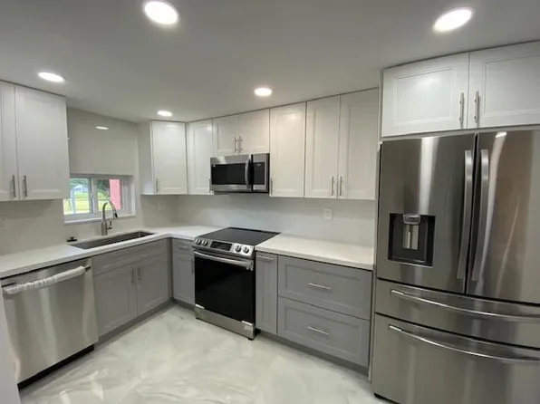 8962 S Hollybrook Boulevard #207, Pembroke Pines, FL 33025