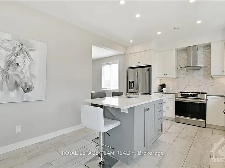 54 Reynard Cres — Photo 9