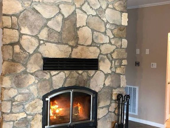4th image of 450 Parkside Dr