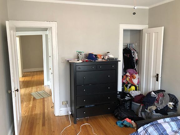 4th image of 2500 N Rockwell St #25022