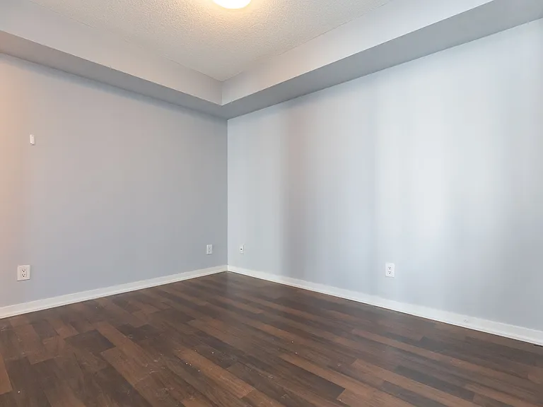 38 Joe Shuster Way — Photo 22